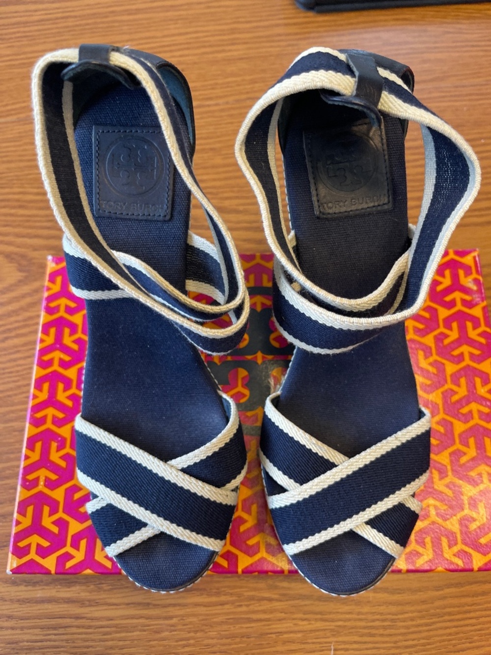 Authentic Tory Burch Navy Beige Espadrille Wedges Women’s Designer Shoes EUC